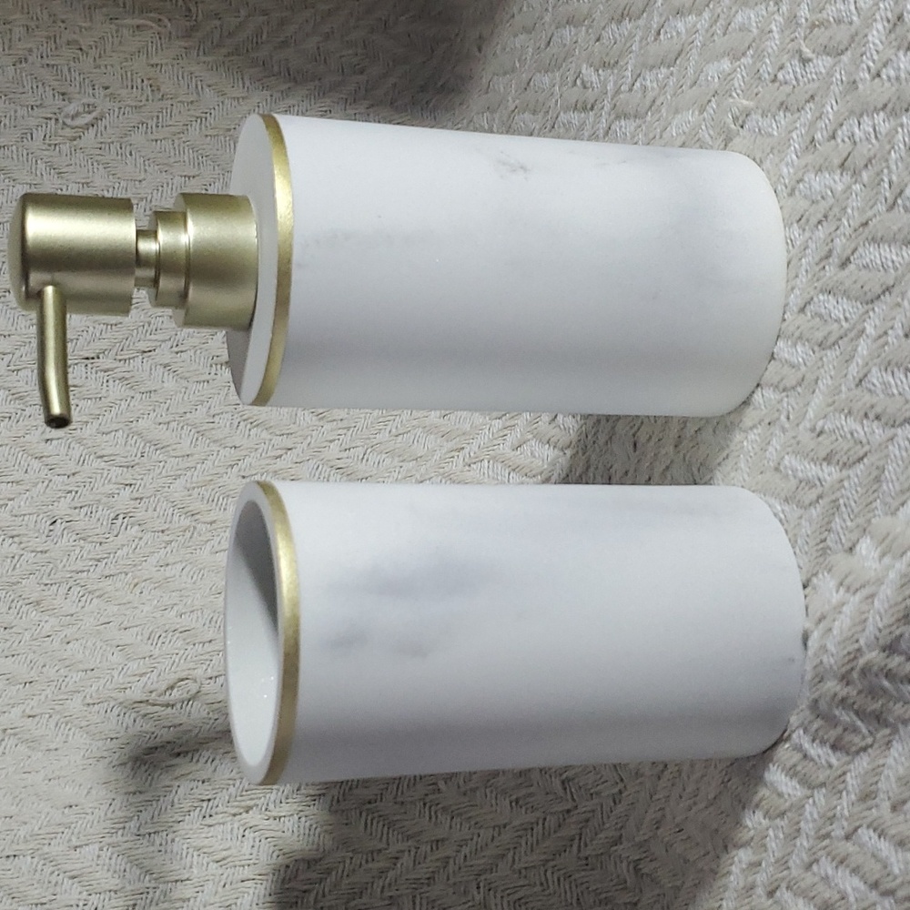 Sunday Citizen Resin Bath Set - Soap Dispenser & Toothbrush Holder